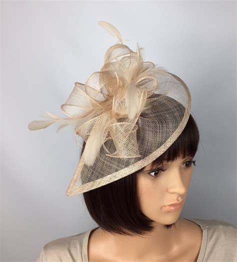 Nude Fascinator